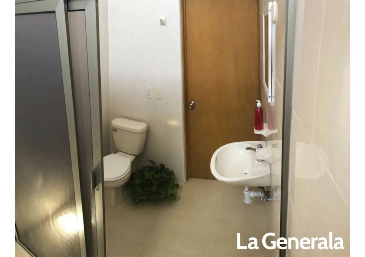 Hostal La Generala, 100 % Mexicana Guadalajara 2*,